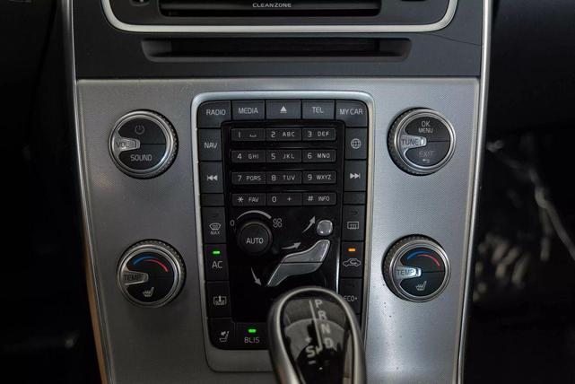 Photo of 2017 Gold Volvo S60 Inscription