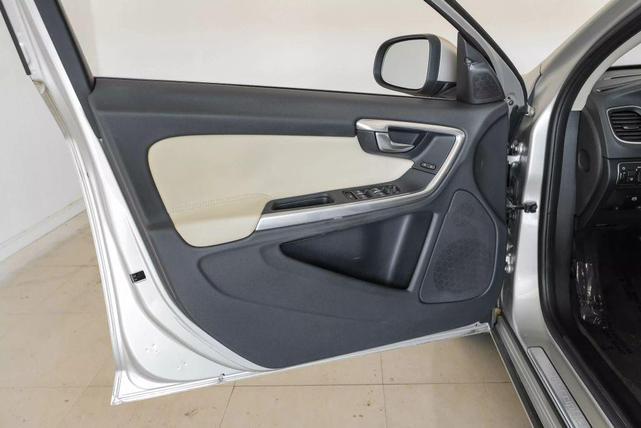 Photo of 2017 Gold Volvo S60 Inscription