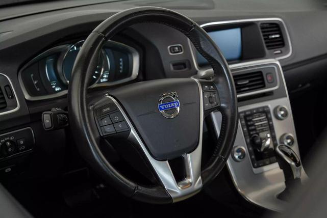 Photo of 2017 Gold Volvo S60 Inscription