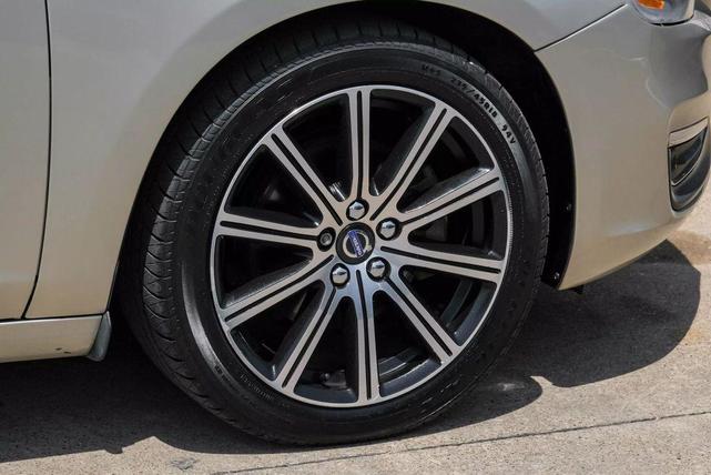 Photo of 2017 Gold Volvo S60 Inscription