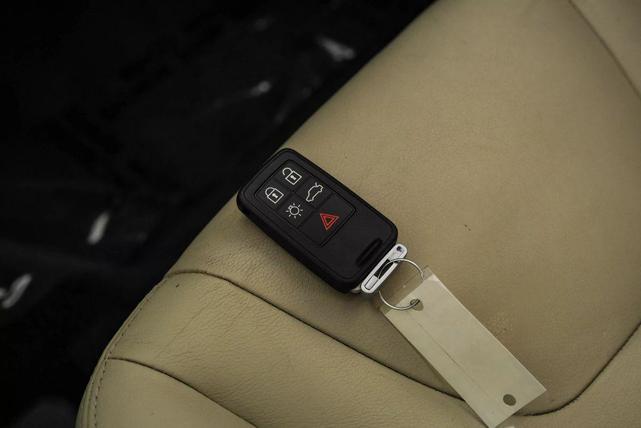 Photo of 2017 Gold Volvo S60 Inscription
