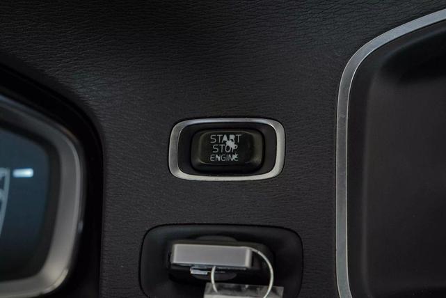 Photo of 2017 Gold Volvo S60 Inscription
