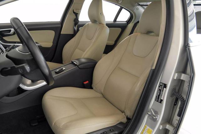 Photo of 2017 Gold Volvo S60 Inscription
