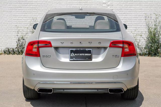 Photo of 2017 Gold Volvo S60 Inscription
