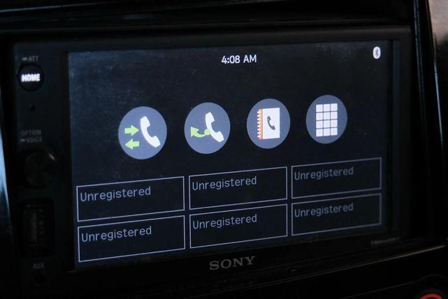 Photo of 2010 White Nissan Maxima
