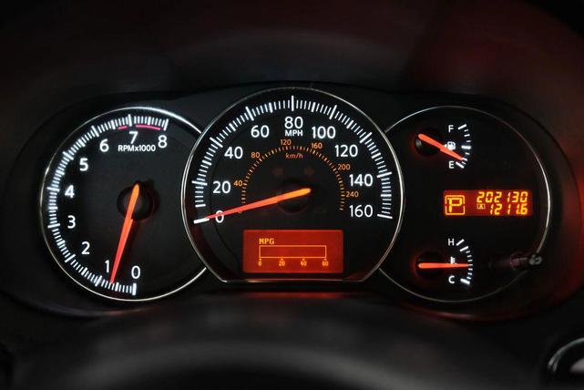 Photo of 2010 White Nissan Maxima