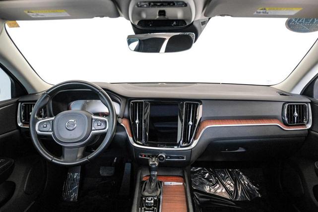 Photo of 2021 Blue Volvo S60