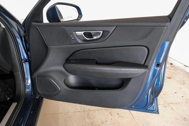 Photo of 2021 Blue Volvo S60