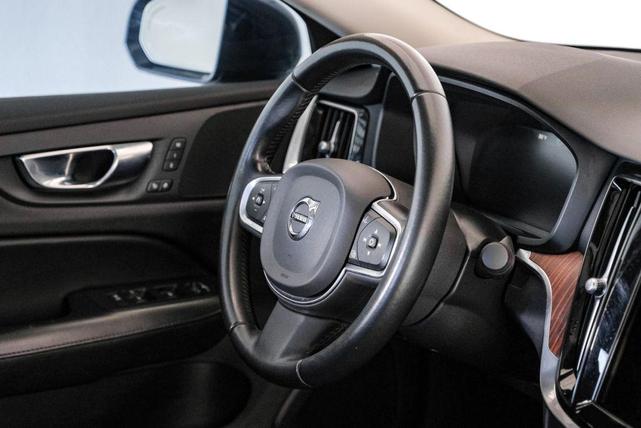 Photo of 2021 Blue Volvo S60