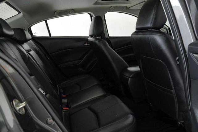 Photo of 2017 Gray Mazda Mazda3