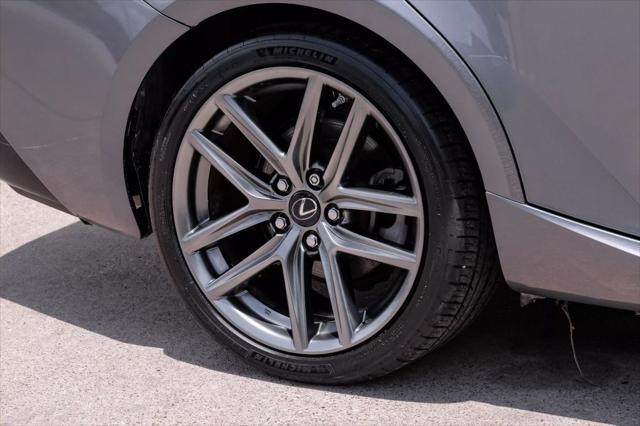 Photo of 2014 Gray Lexus IS 250