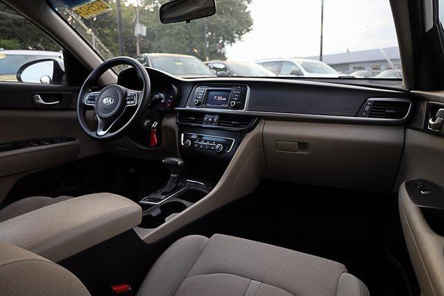 Photo of 2017 Snow White Pearl Kia Optima