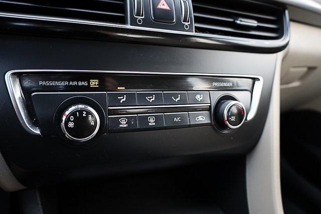Photo of 2017 Snow White Pearl Kia Optima