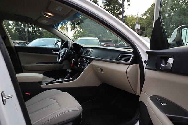Photo of 2017 Snow White Pearl Kia Optima