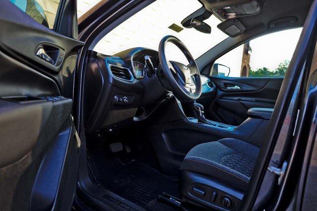 Photo of 2022 Iron Gray Metallic Chevrolet Equinox