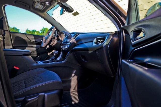 Photo of 2022 Iron Gray Metallic Chevrolet Equinox
