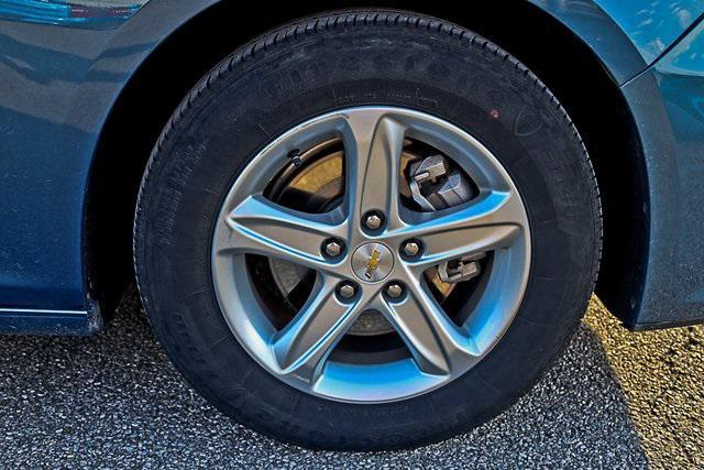 Photo of 2024 Lakeshore Blue Metallic Chevrolet Malibu