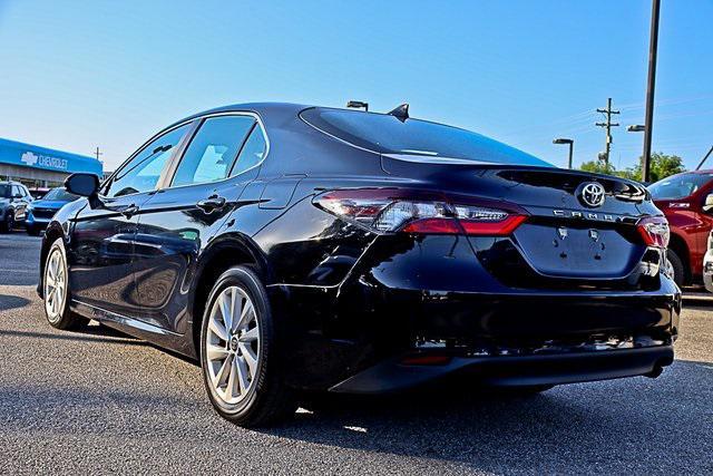 Photo of 2024 Midnight Black Metallic Toyota Camry