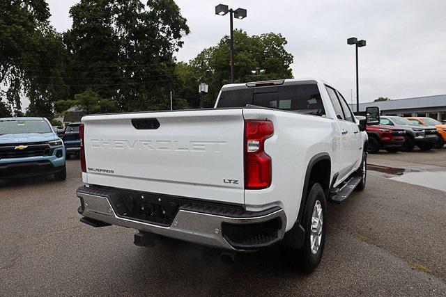 Photo of 2022 Summit White Chevrolet Silverado 2500