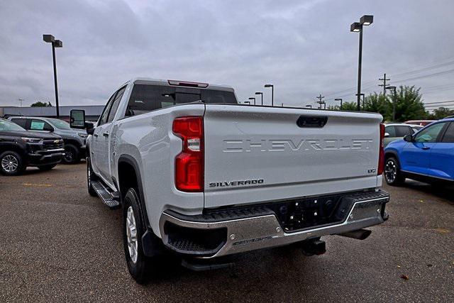 Photo of 2022 Summit White Chevrolet Silverado 2500