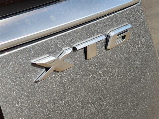 Photo of 2023 Silver Metallic Cadillac XT6