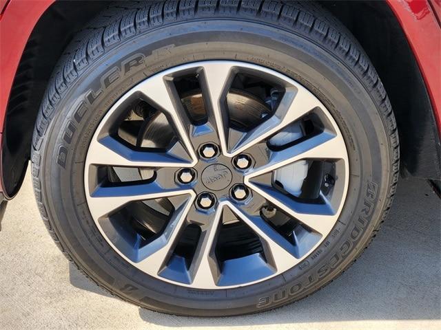 Photo of 2022 Velvet Red Pearlcoat Jeep Grand Cherokee