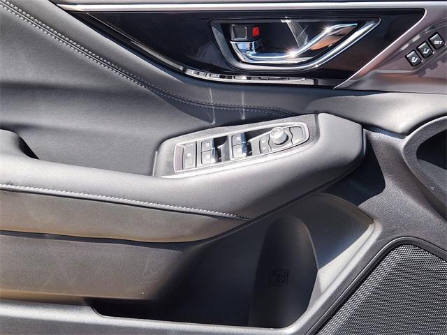 Photo of 2025 Ice Silver Metallic Subaru Outback