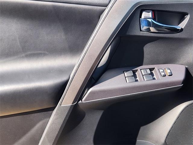 Photo of 2018 Silver Sky Metallic Toyota RAV4