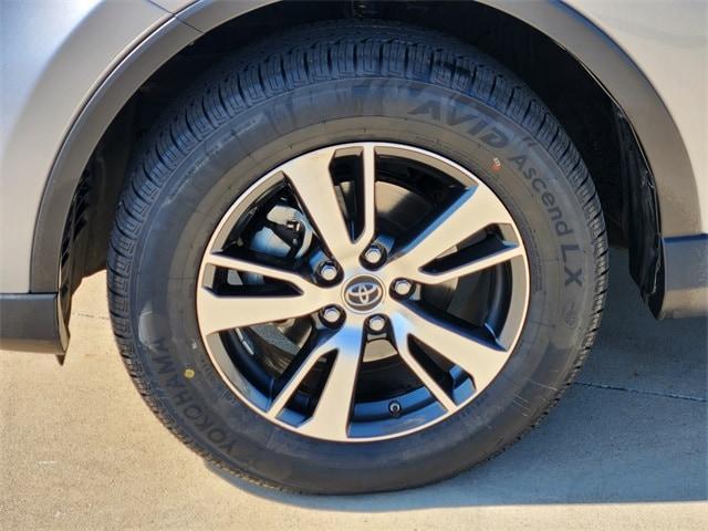 Photo of 2018 Silver Sky Metallic Toyota RAV4