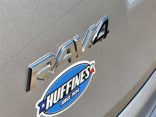 Photo of 2018 Silver Sky Metallic Toyota RAV4