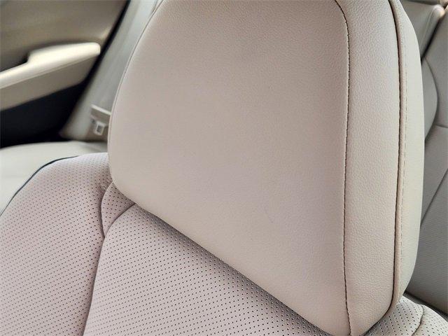 Photo of 2025 Crystal White Pearl Subaru Legacy