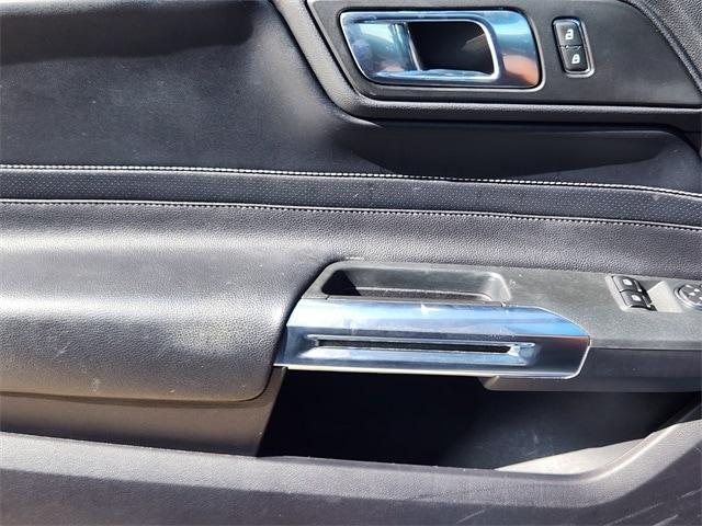 Photo of 2018 Lightning Blue Metallic Ford Mustang