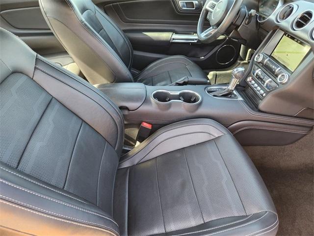 Photo of 2018 Lightning Blue Metallic Ford Mustang