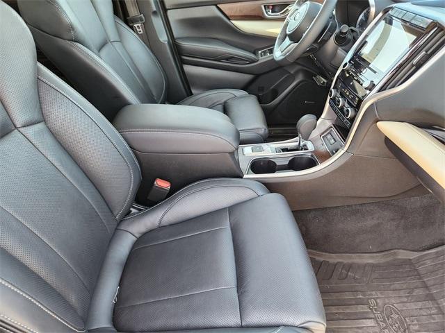 Photo of 2022 Crystal White Pearl Subaru Ascent