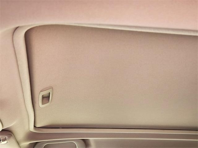 Photo of 2022 Crystal White Pearl Subaru Forester