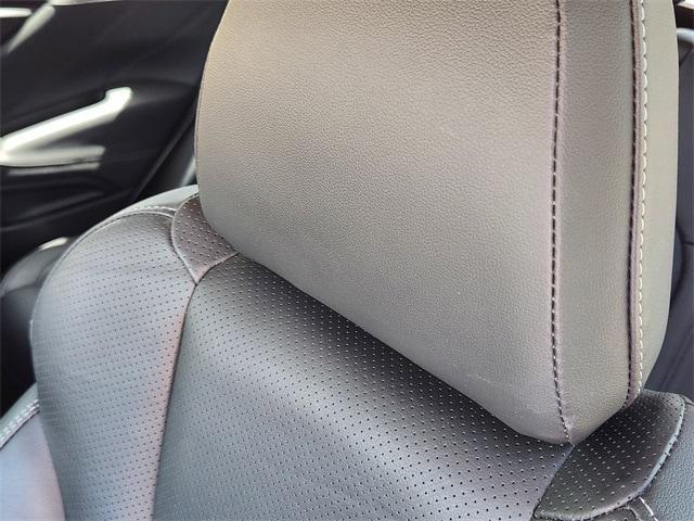 Photo of 2022 Crystal White Pearl Subaru Forester