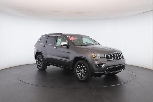 Photo of 2020 Granite Crystal Metallic Clearcoat Jeep Grand Cherokee