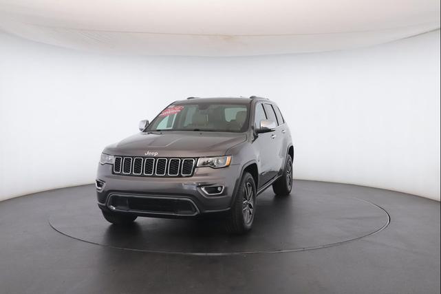 Photo of 2020 Granite Crystal Metallic Clearcoat Jeep Grand Cherokee