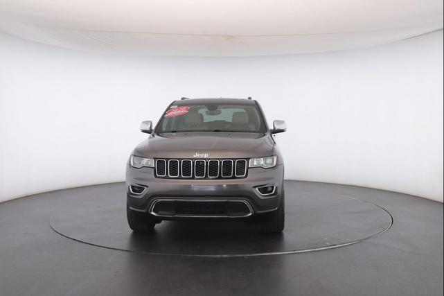 Photo of 2020 Granite Crystal Metallic Clearcoat Jeep Grand Cherokee