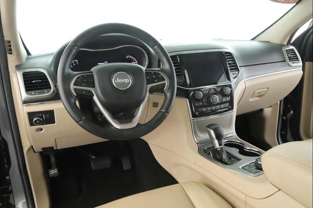 Photo of 2020 Granite Crystal Metallic Clearcoat Jeep Grand Cherokee
