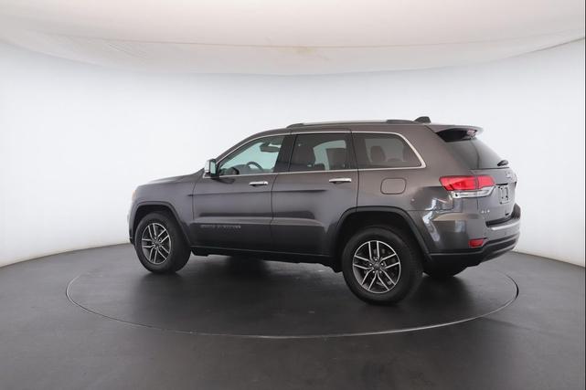 Photo of 2020 Granite Crystal Metallic Clearcoat Jeep Grand Cherokee