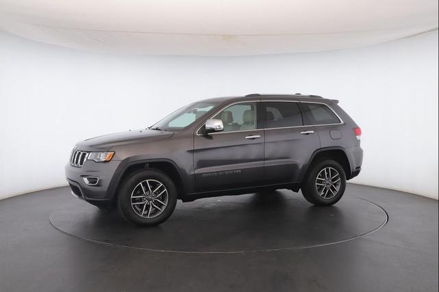 Photo of 2020 Granite Crystal Metallic Clearcoat Jeep Grand Cherokee