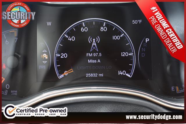 Photo of 2017 Silver Jeep Grand Cherokee