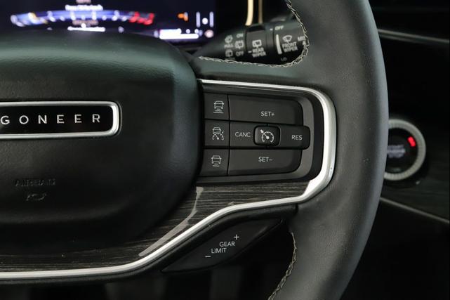 Photo of 2022 Diamond Black Crystal Pearlcoat Jeep Wagoneer