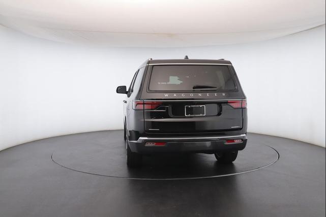 Photo of 2022 Diamond Black Crystal Pearlcoat Jeep Wagoneer