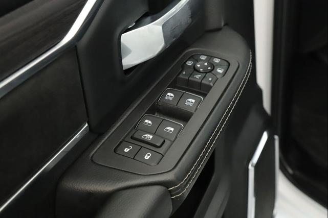 Photo of 2025 Bright White Clearcoat RAM 2500