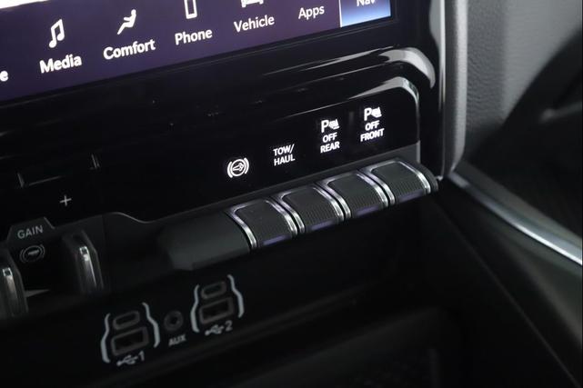 Photo of 2025 Bright White Clearcoat RAM 2500