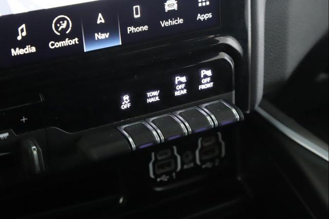 Photo of 2022 Bright White Clearcoat RAM 1500