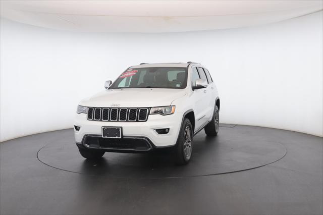Photo of 2022 Bright White Clearcoat Jeep Grand Cherokee