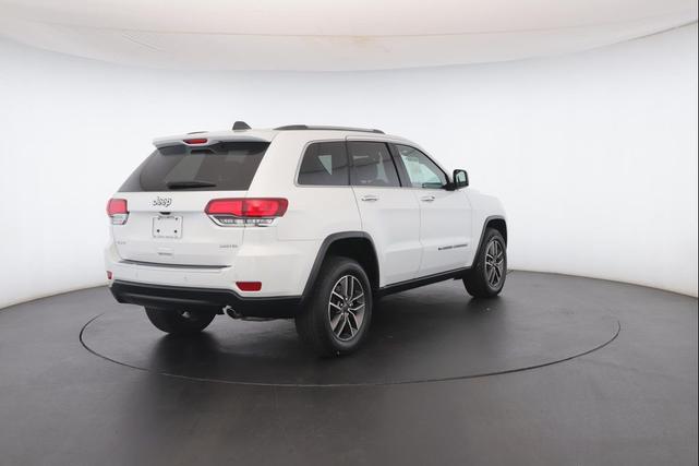 Photo of 2022 Bright White Clearcoat Jeep Grand Cherokee